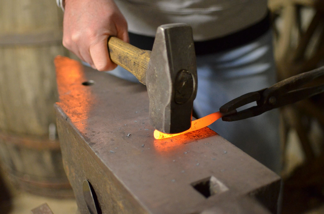 Atelier découverte - Forge et montage d&#039;un couteau fixe (Solo)