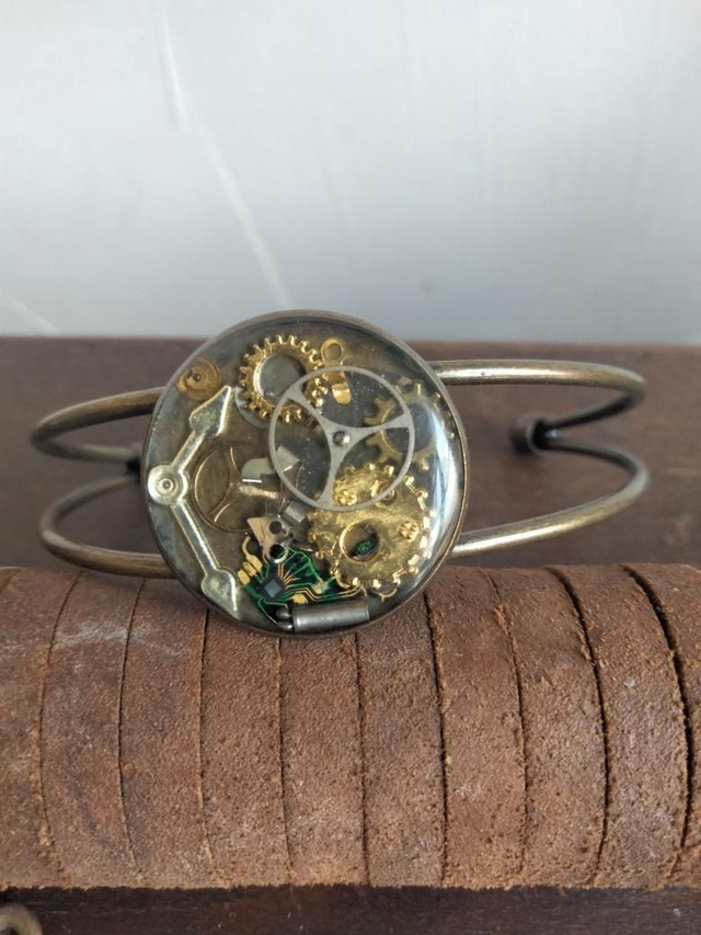 Bracelet manchette en laiton couleur bronze inspiration steampunk 