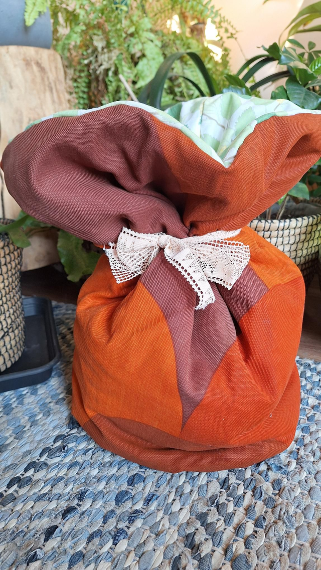 Stoofzak hooimadam - oranje met groene bladeren binnenvoering 