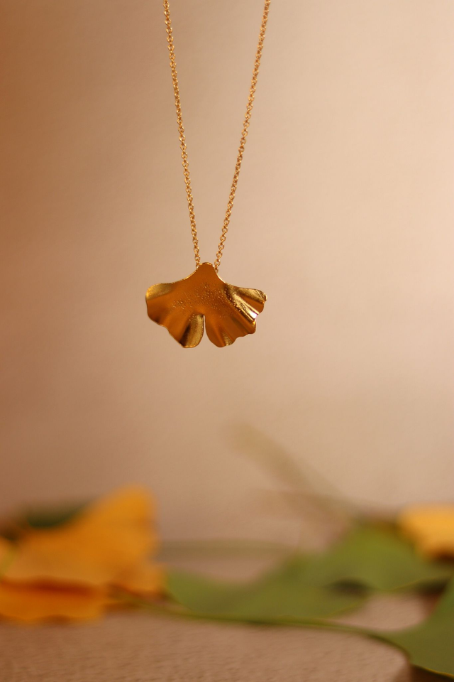 Collier Biloba or