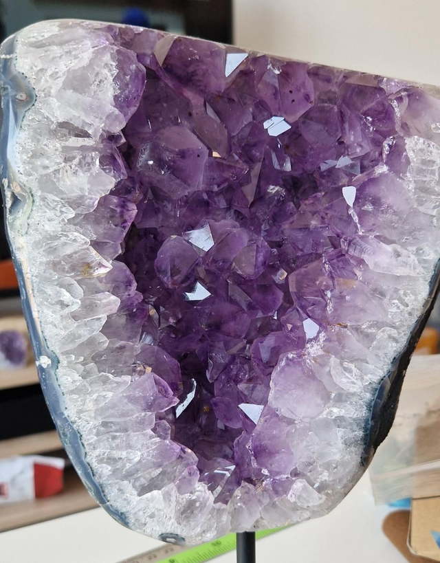 Améthyste Géode sur pied métal