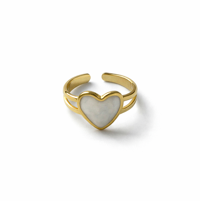 White heart ring 