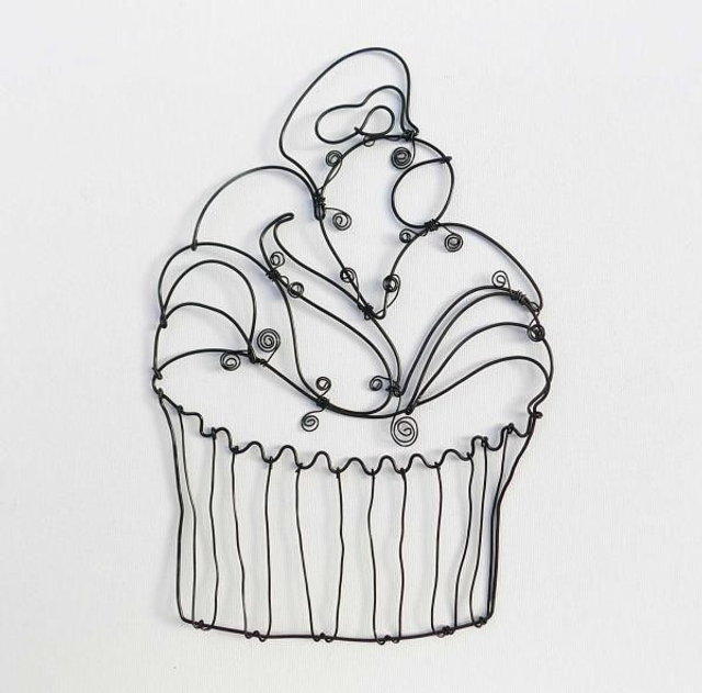ART MURAL, CUPCAKE en fil de fer 