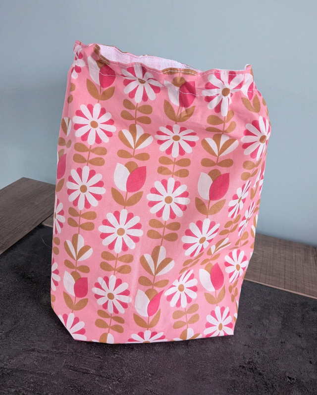 Sac à salade fleuri rose