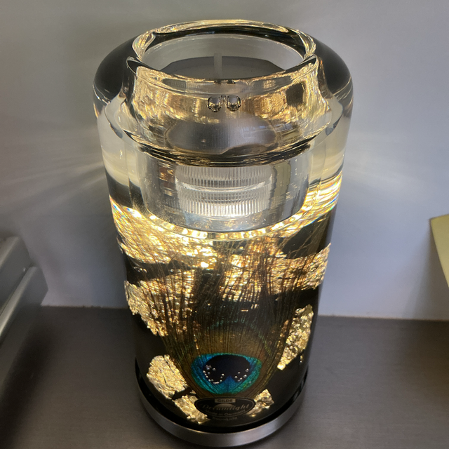 Dreamlight zwart goud groene pauwveer 15 cm hoog waxinelichtje