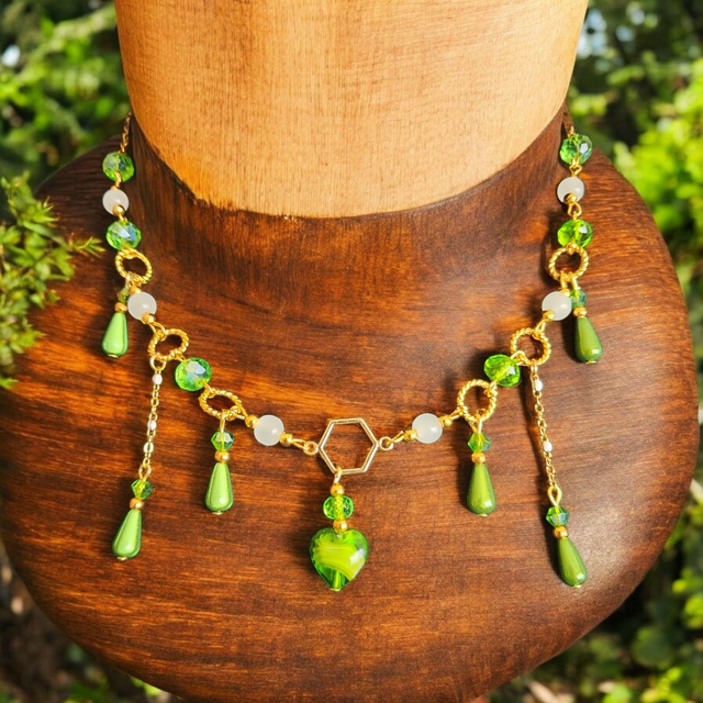 Collier gouttes et cœur en acier inoxydable – création artisanale Les Perles de la Fantaisie.