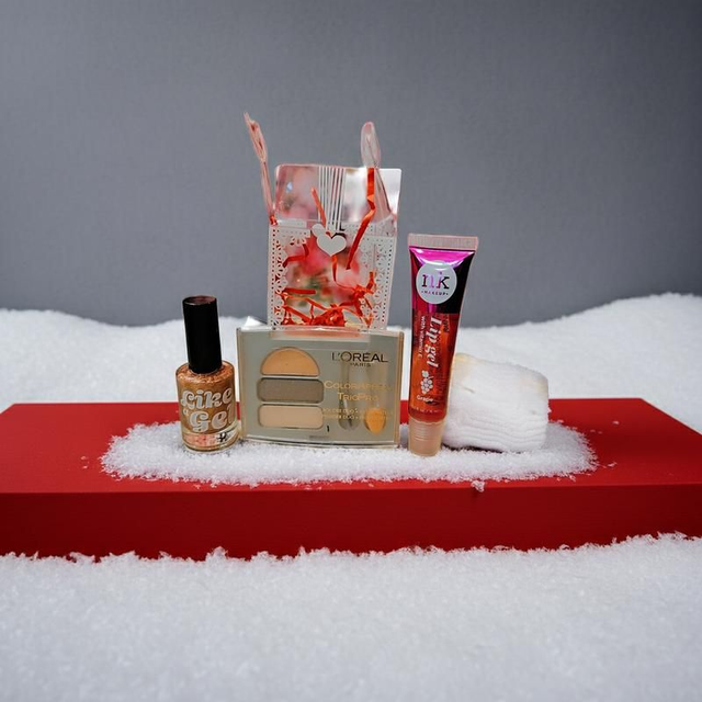 Like A Gel &amp; L’Oreal Christmas Glam Makeup Gift Set 