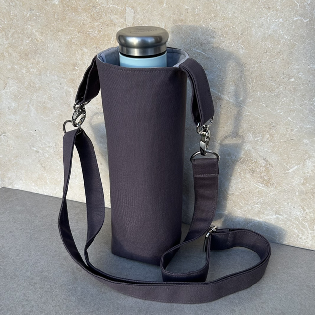 Reusable bottle bags - charcoal grey and contrasting lining 