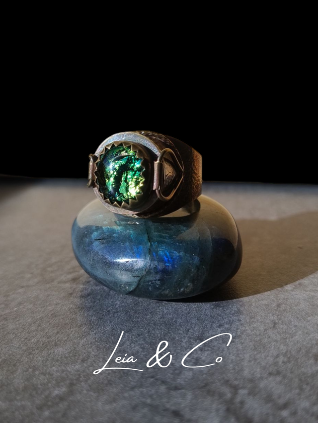 Bague à poison antique œil de dragon LEIA&amp;CO