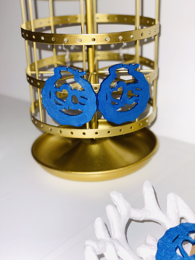 Ronde Oorbellen “Locks” – Houten Statement Oorbellen met Tekst | Lichtgewicht &amp; Handgemaakt