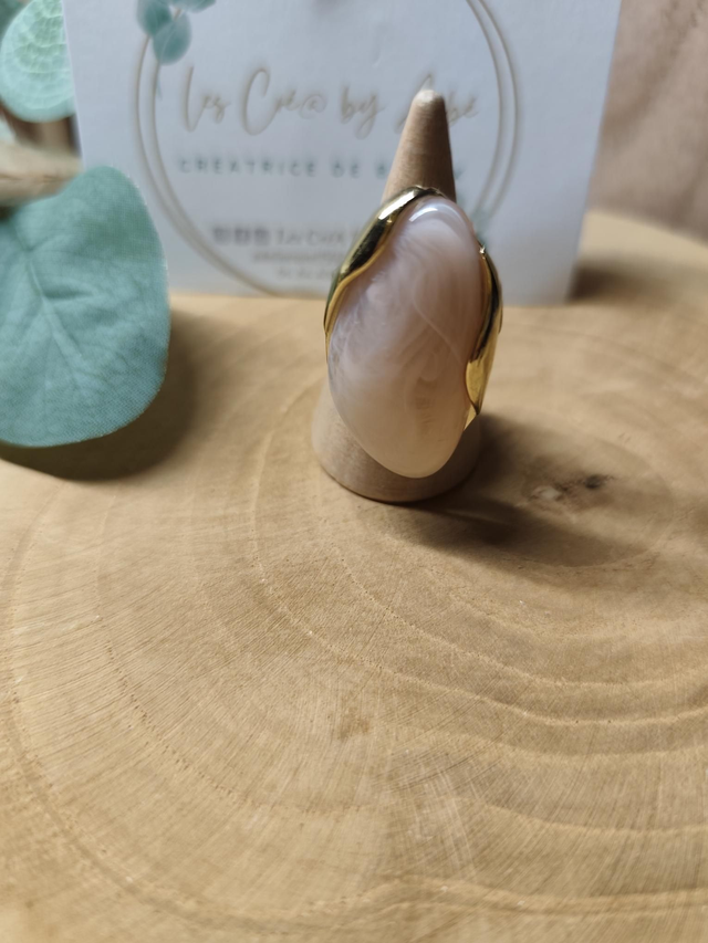 BAGUE BIG RESINE ROSE POUDRE/GOLD - AJUSTABLE - 0000944