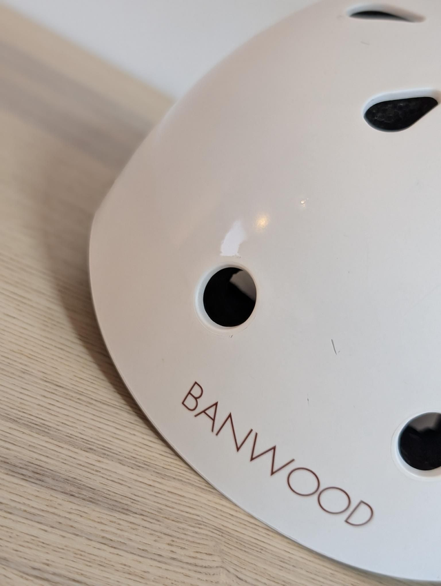 Casque blanc Banwood - Prix neuf : 49 euros