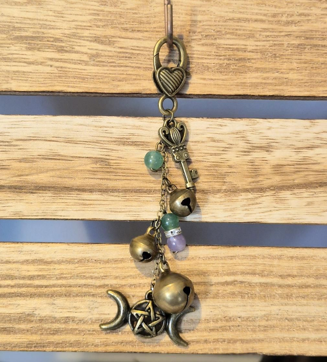 Porte clé  ou bijoux de sac triple lune