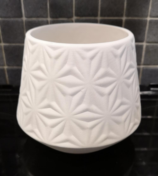 Geometric patterned planter