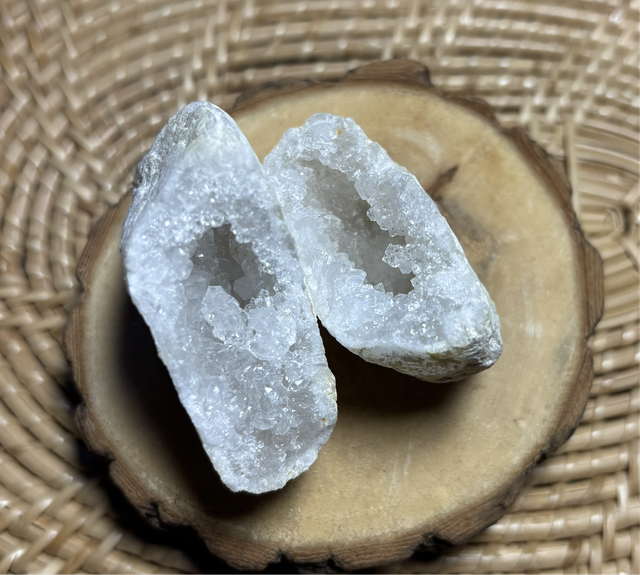 GÉODE DE CRISTAL DE ROCHE 2