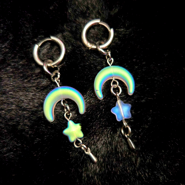 [OOAK] Stainless Steel Moon And Star Earrings [Holographic]