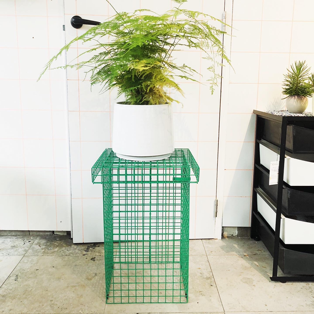 Wire stool, signal green 