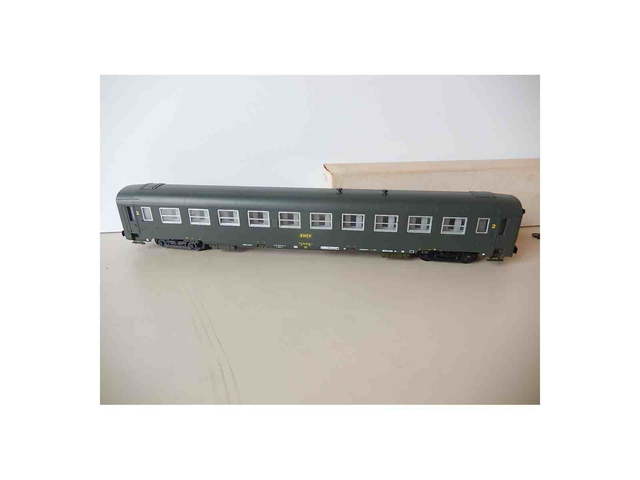 voiture UIC verte 2cl B10 Europolitrains 20241 H0