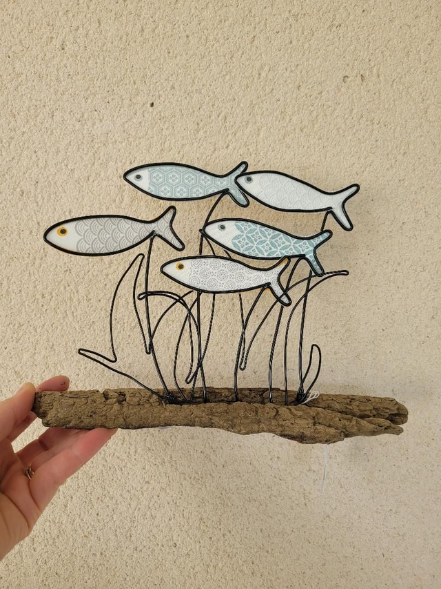 P15 Poissons fil et tissu 5 sur bois flotté 