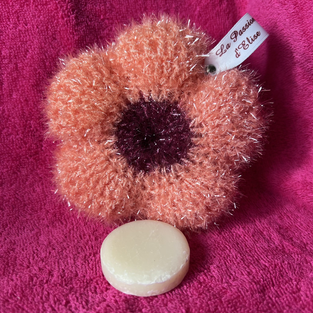 Eponges au crochet en forme d&#039;hibiscus