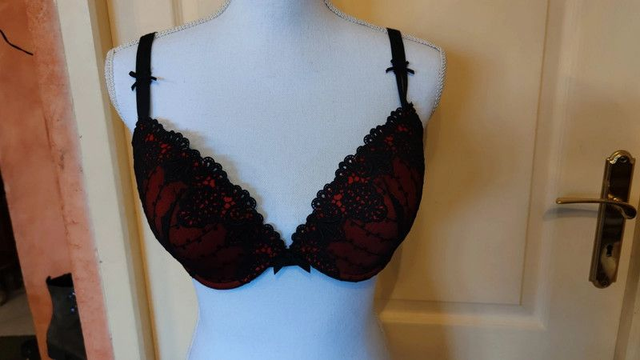 Soutien gorge 100D  PIEGE LINGERIE