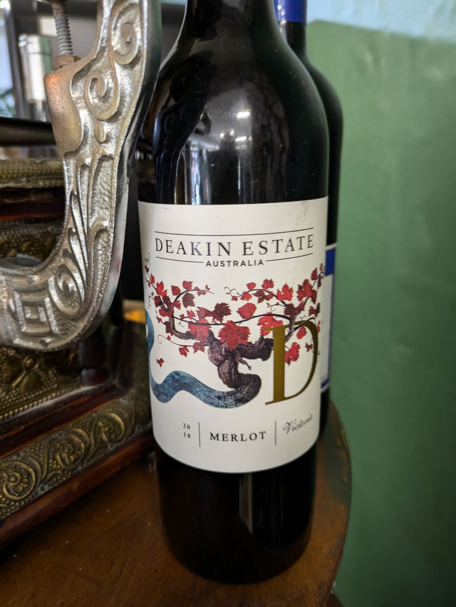 Deakin Estate Merlot 2018