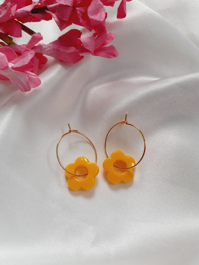 Boucles d'oreilles fleur jaune