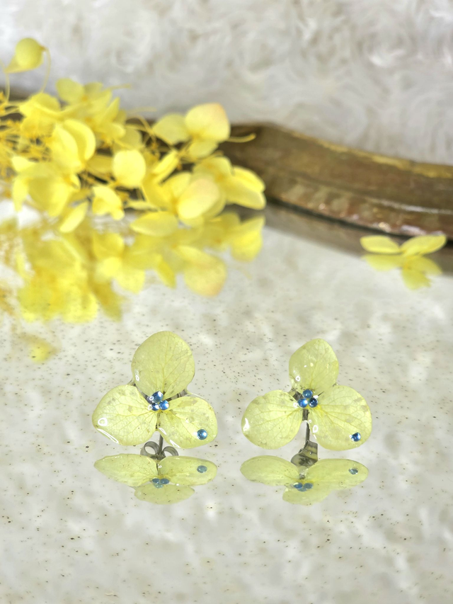 Les délicates simple jaune strass bleu