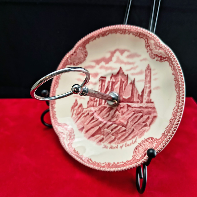 Johnson Bros | Bonbonniere Serveerschaal Rond (diameter 15 cm | totale hoogte 11 cm) met  'Old English Castles' motief in Roze | Vintage