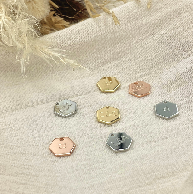 Gravure sur médaillon (hexagonal)