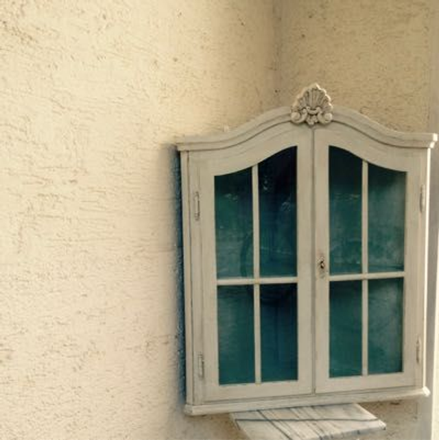 Vintage Vitrine für die Ecke 