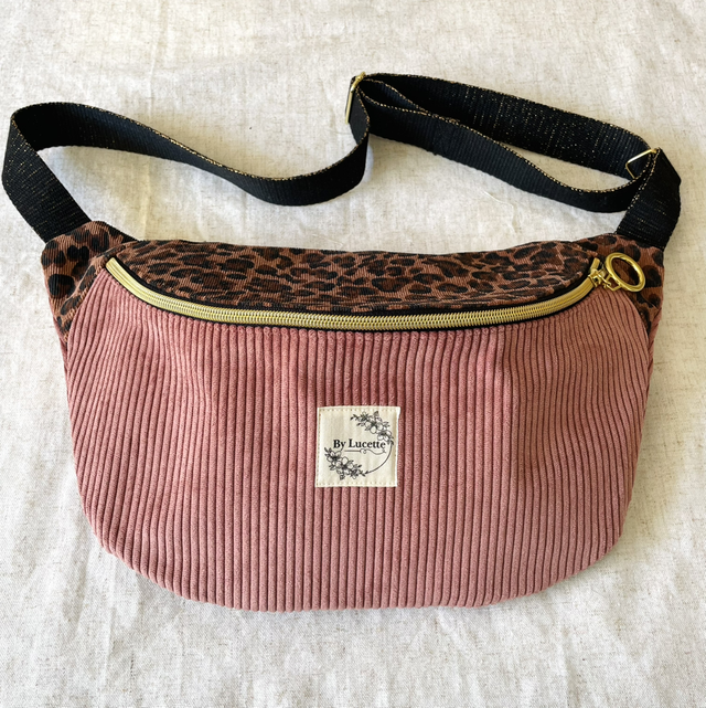 Sac banane en velours léopard et rose XL