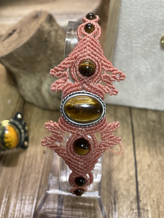 Bracelet avec pierre oeil du tigre