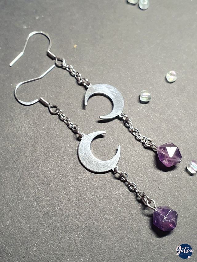 Boucles d&#039;oreilles lunes et améthystes