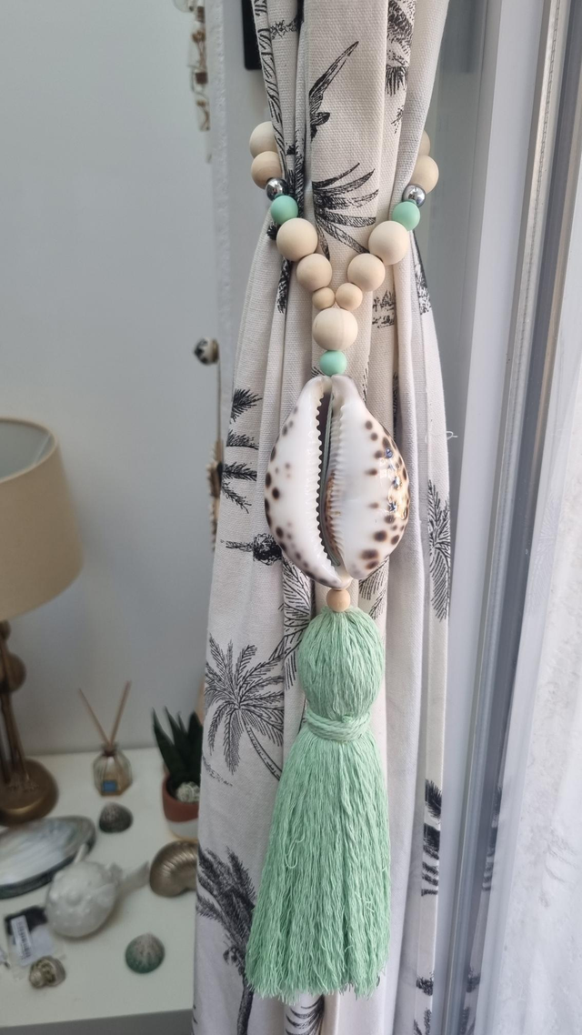 Embrasse coquillage tigris pompon vert d'eau 