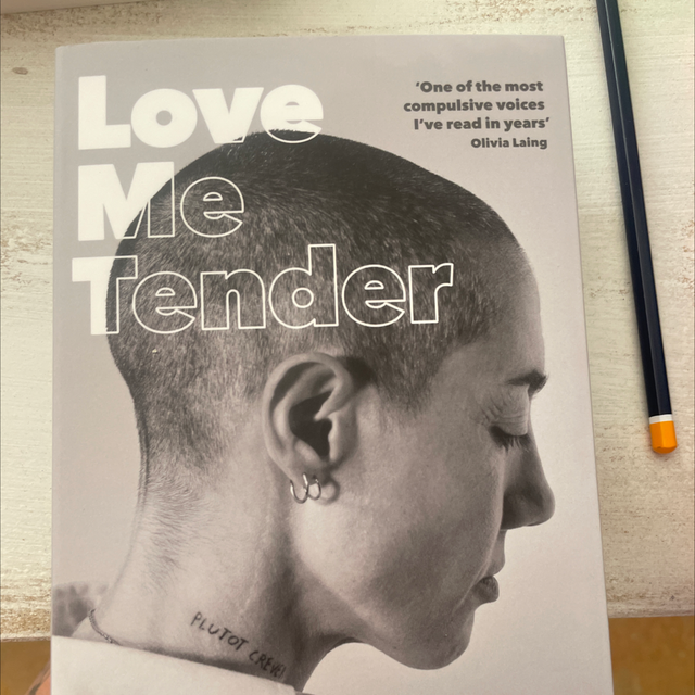 Love Me Tender Constance Debre (E)