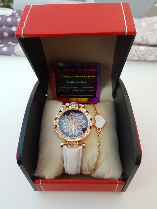 Montre Fleur Blanc Dorée Strass Avec Bracelet Cœur