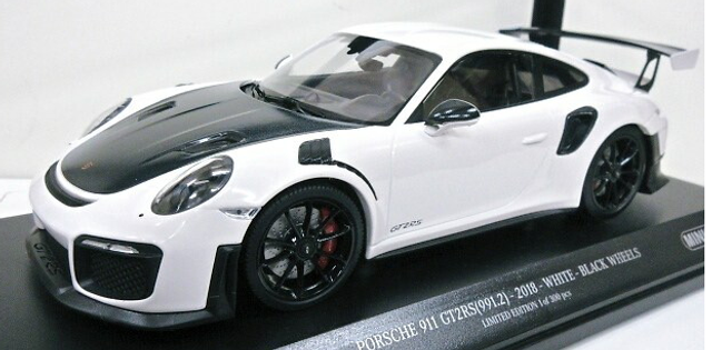 Porsche 911 991.2 GT2 RS Coupe Weissach Package weiss 2018 Minichamps 1:18 300 pcs