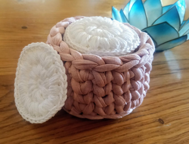 Ensemble de panier et 5 cotons démaquillant 