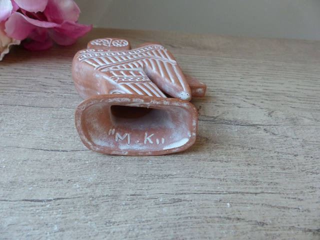 Statuette chouette d’Athéna en terre cuite – sculpture artisanale vintage signée M.K – symbole de sagesse grecque, décoration mythologique