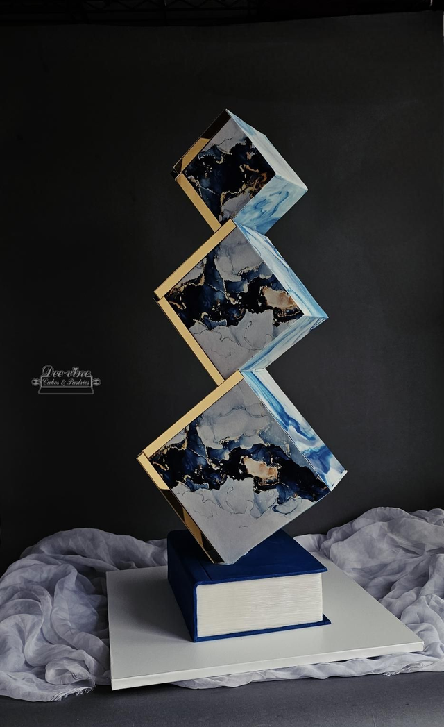 Diamond gravity-defying Cake Class 