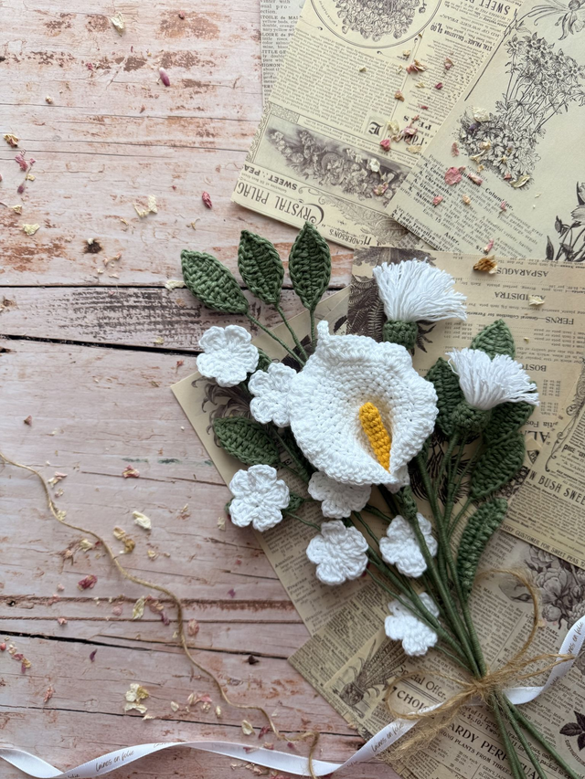 Bouquet personnalisable arum et feuillage