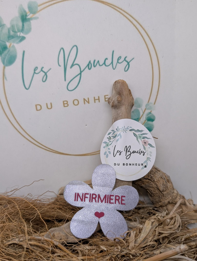 Broche personnalisée Marguerite Infirmière br077