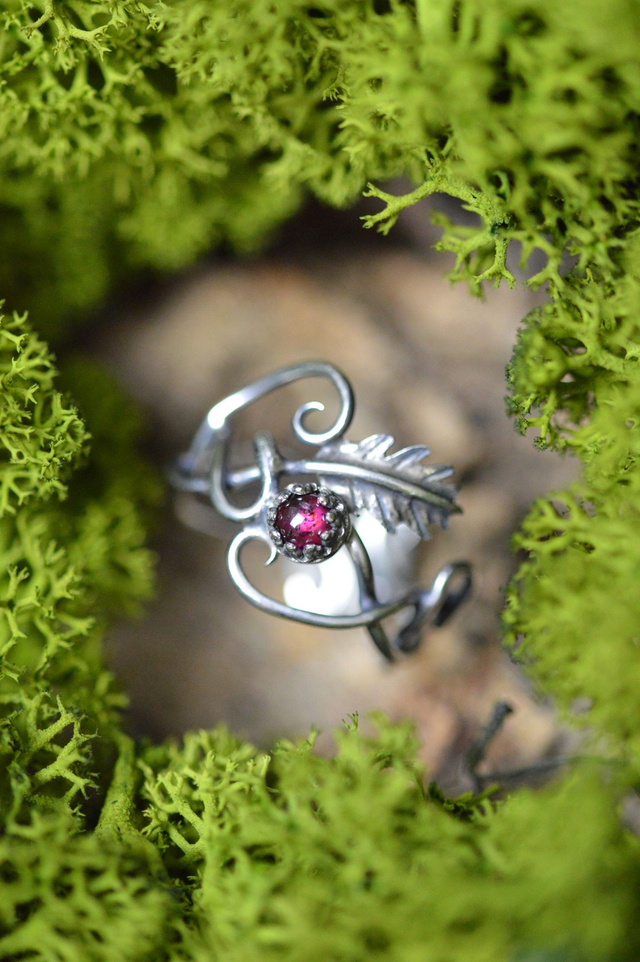 Bague Elfique - Grenat T51 à 57, feuille de chêne