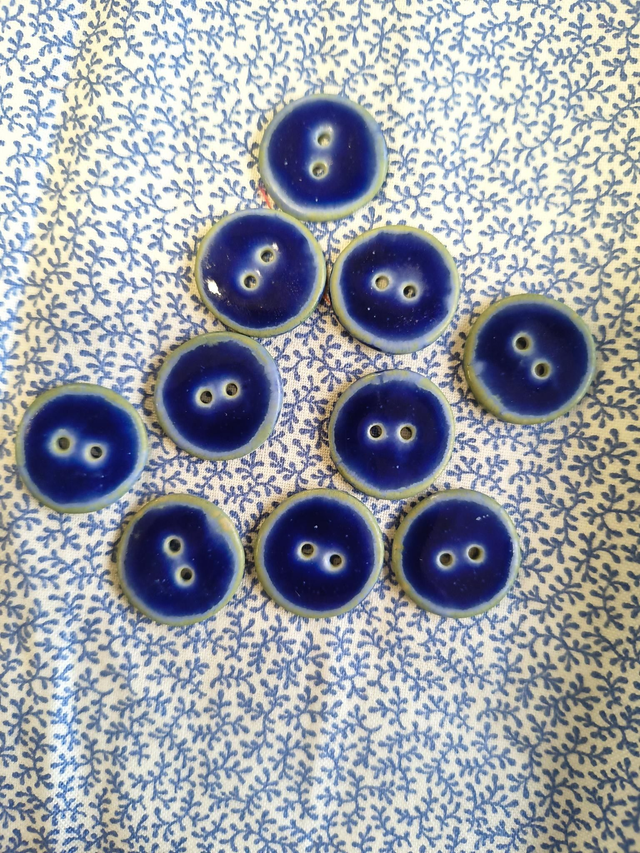 Boutons bleu marine 