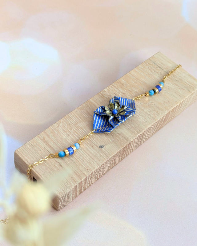 Bracelet origami Nymphéa Bleu lapis lazuli – Bijou unique et élégant -