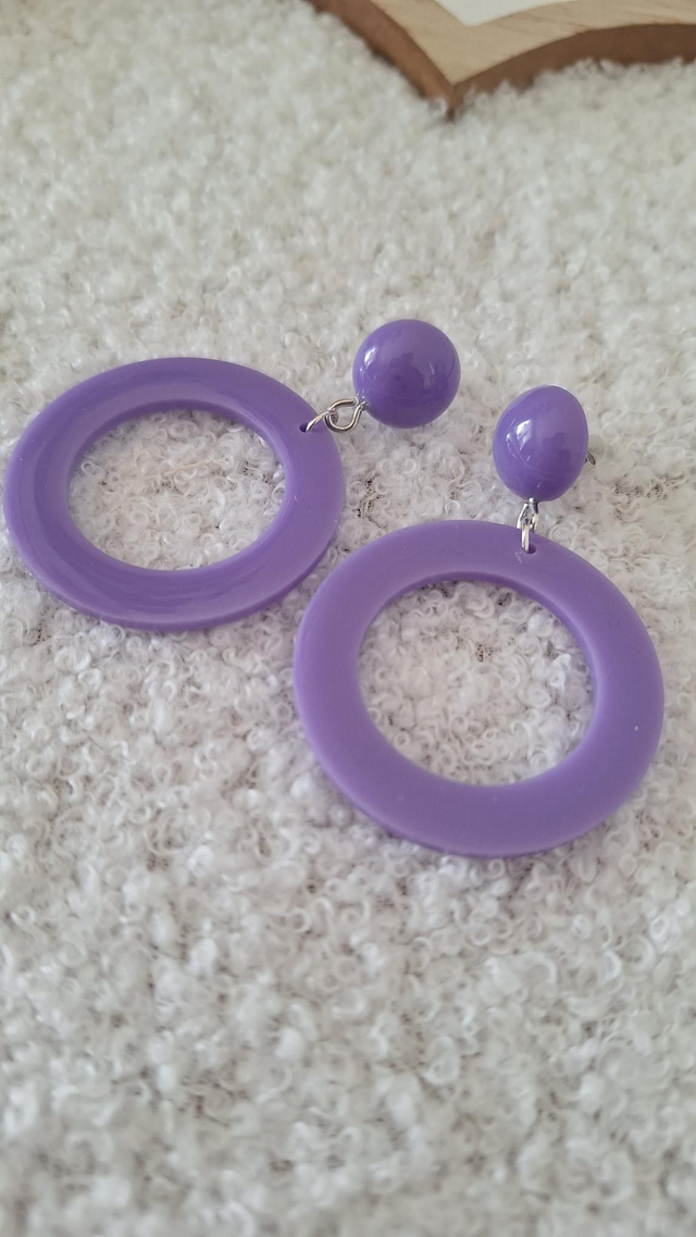 Boucles oreilles rondes mauves