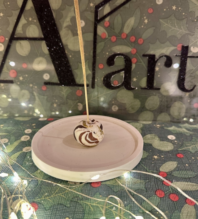 ROUND INCENSE HOLDER1