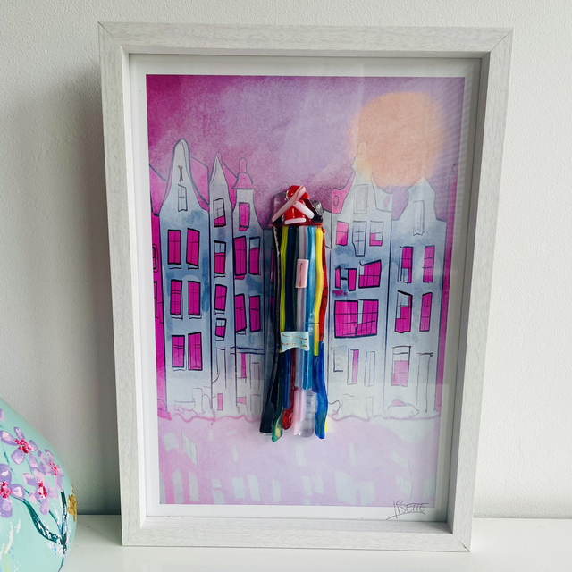 Grachtenpand Sculptuur op fresco - roze