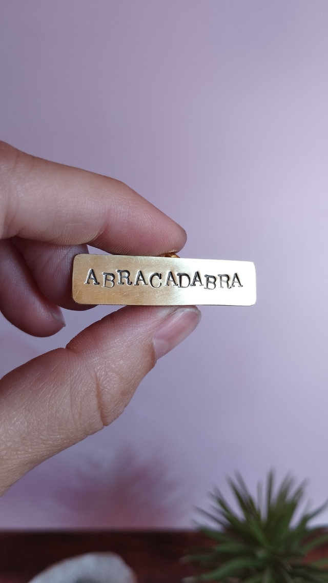 Pin&#039;s &quot;Abracadabra&quot;